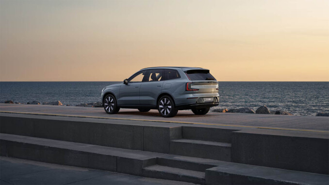 Volvo EX90 205kW Single Motor Plus 104kWh 5dr Auto Electric Estate - Image 8